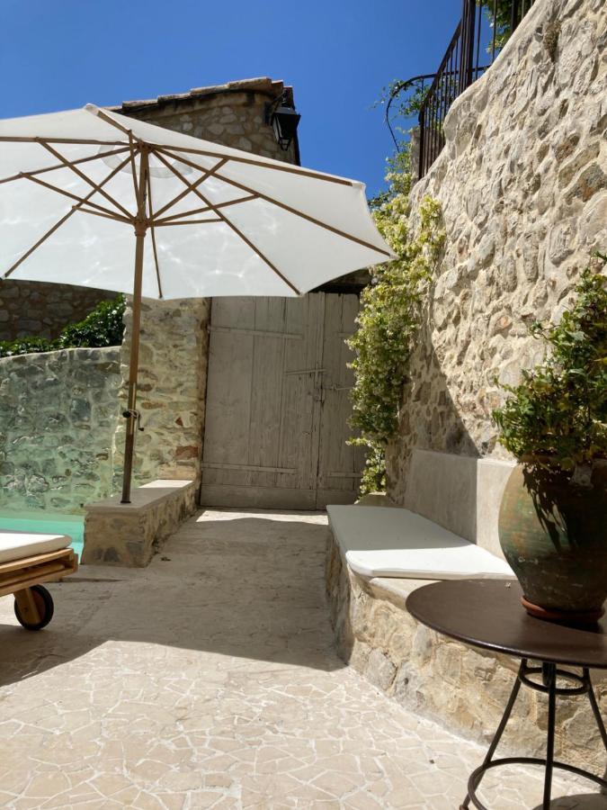 Les Vieux Murs Montfort  외부 사진