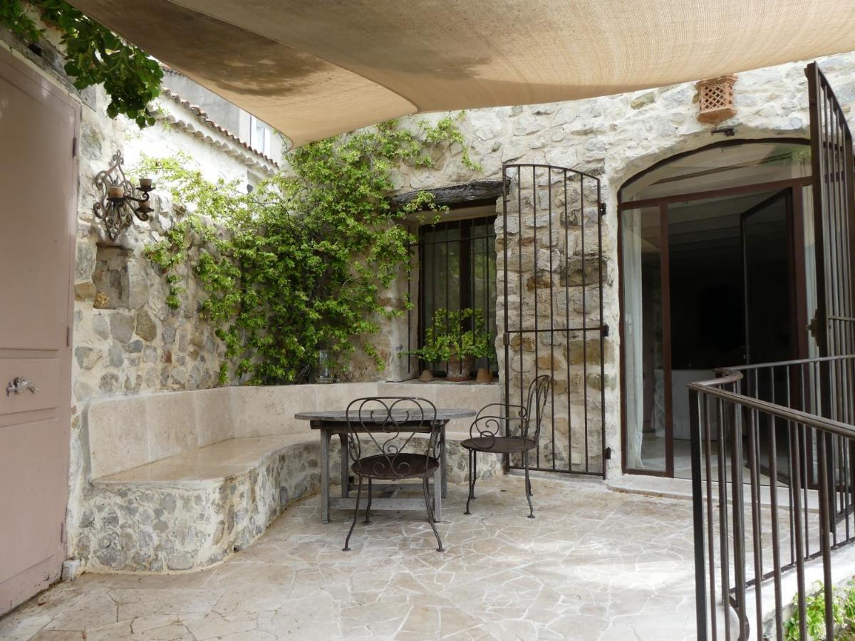 Les Vieux Murs Montfort  외부 사진